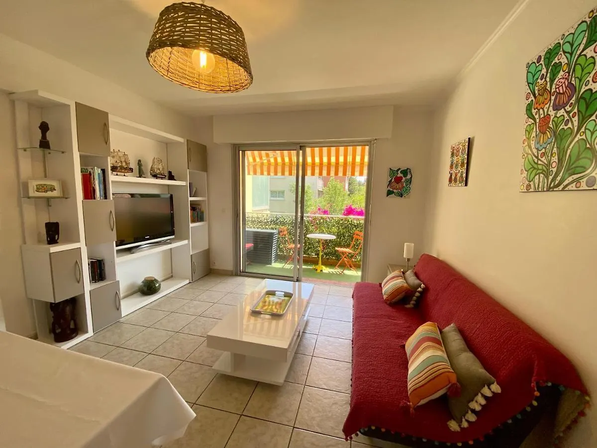 Chez Virginie : Appartement Lumineux Au Calme. Fréjus