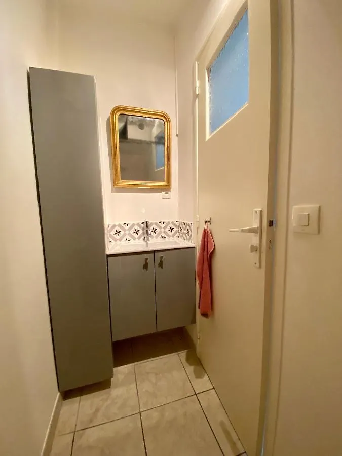 Chez Virginie : Appartement Lumineux Au Calme. Fréjus
